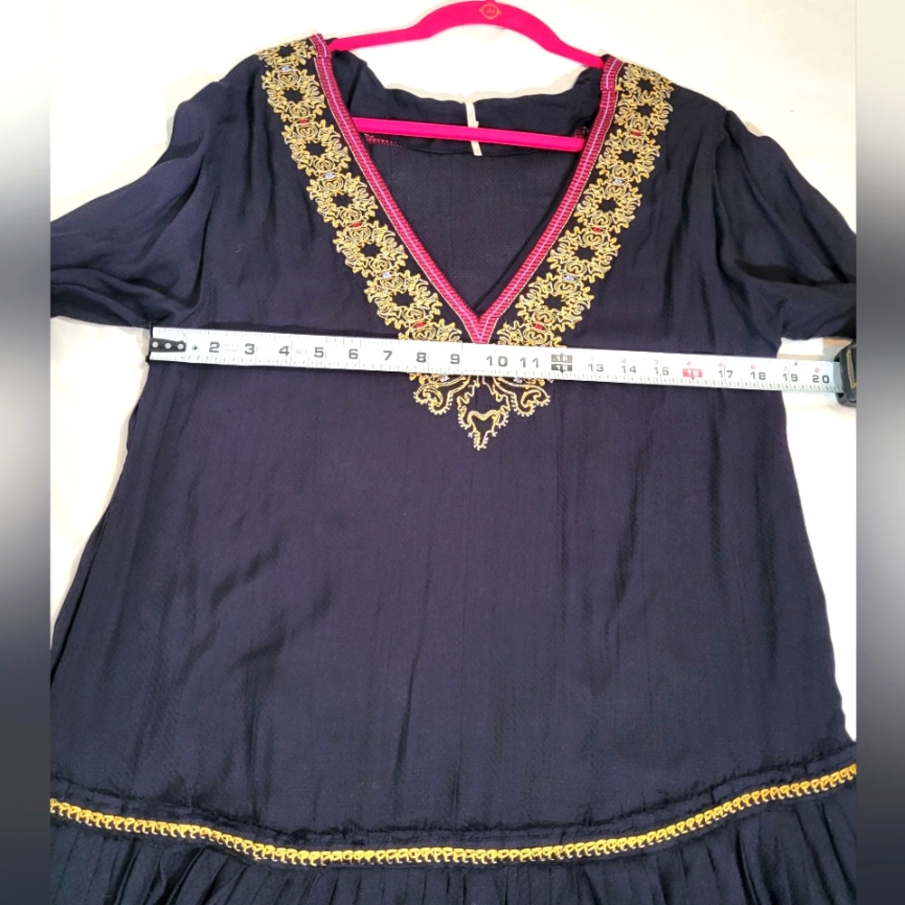 Free People WILD ONE Peasant Dress Size XS V Neck Black Embroidered Boho pockets - Picture 14 of 15